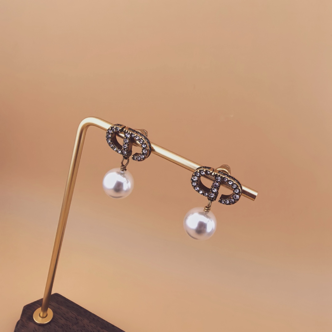ディオールイヤリング DIOR 2025新作 イヤリング