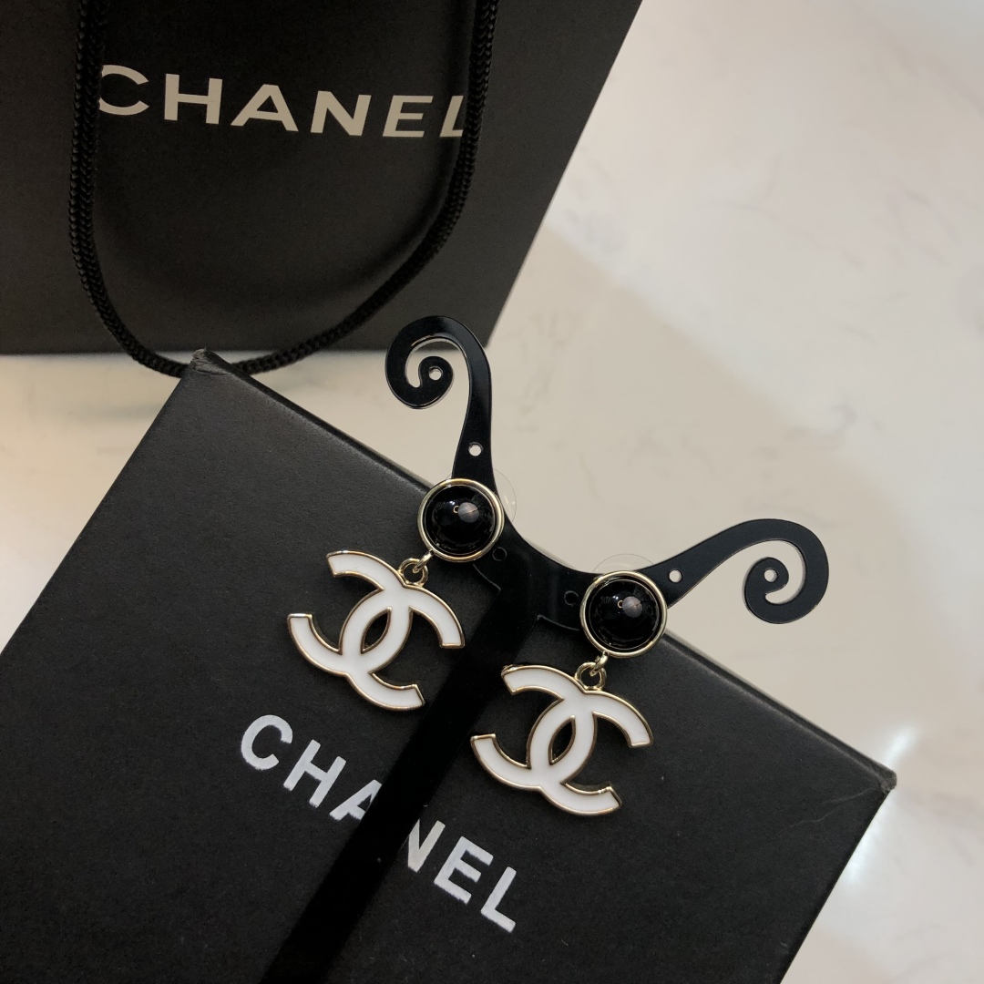 シャネルイヤリング CHANEL 2025新作 イヤリング