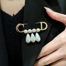 ディオールブローチ DIOR 2025新作 ブローチ