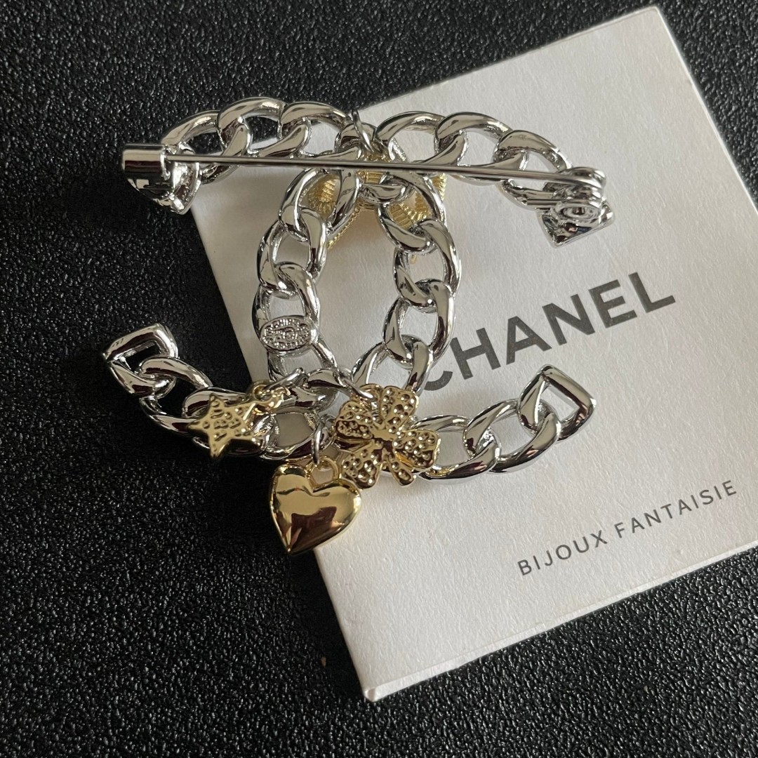 シャネルブローチ CHANEL 2025新作 ブローチ