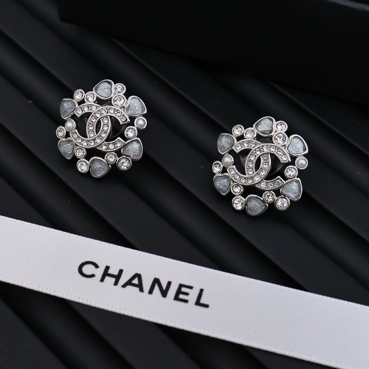 シャネルイヤリング CHANEL 2025新作 イヤリング