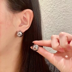 ディオールイヤリング DIOR 2025新作 イヤリング