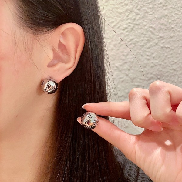ディオールイヤリング DIOR 2025新作 イヤリング