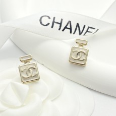 シャネルイヤリング CHANEL 2025新作 イヤリング