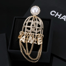 シャネルブローチ CHANEL 2025新作 ブローチ