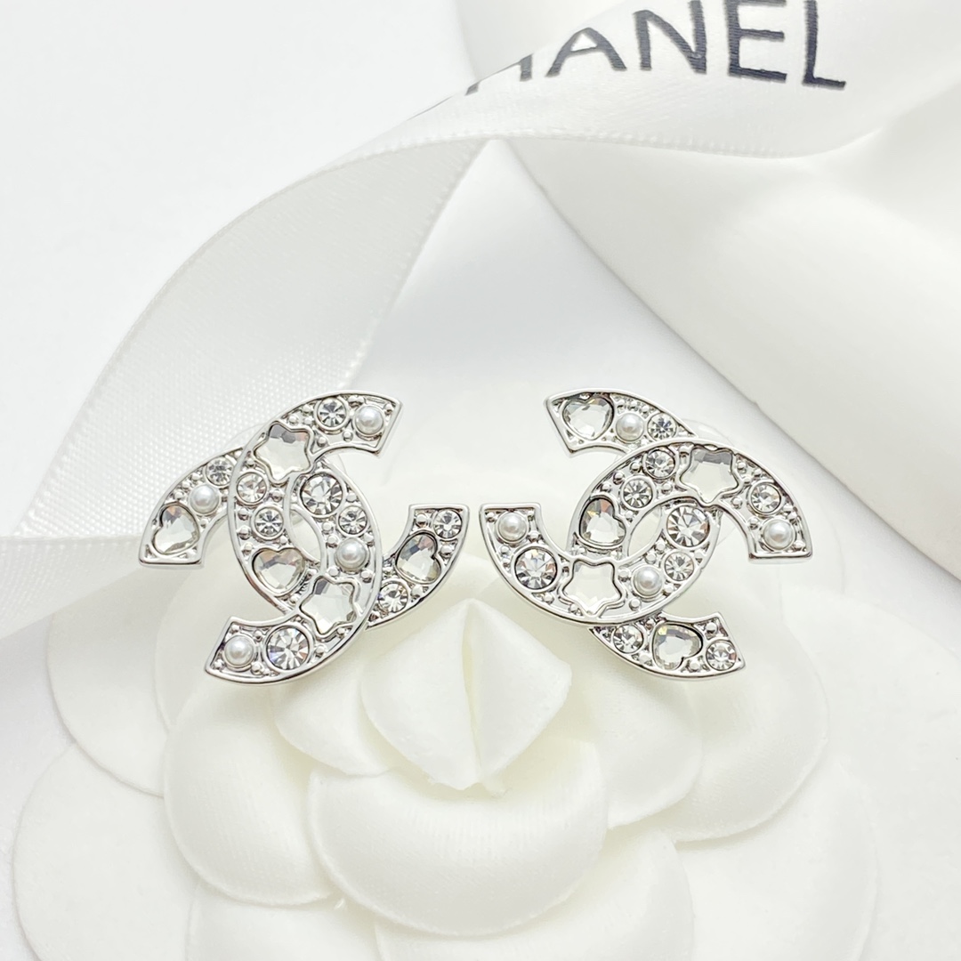 シャネルイヤリング CHANEL 2025新作 イヤリング