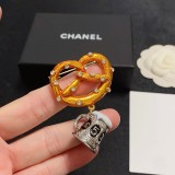 シャネルブローチ CHANEL 2025新作 ブローチ