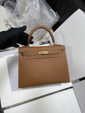 エルメスバッグ HERMES 2025新作 Kelly 25ハンドバッグ