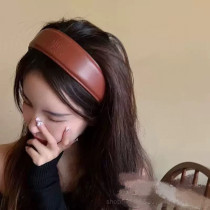 セリーヌカチューシャ CELINE 2025新作 カチューシャ