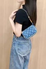 ルイヴィトンキーホルダー LOUIS VUITTON 2025新作 キーホルダー