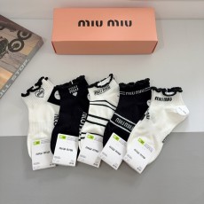 ミュウミュウ靴下 Miu Miu 2025新作 靴下