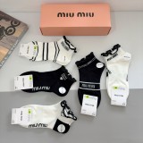 ミュウミュウ靴下 Miu Miu 2025新作 靴下