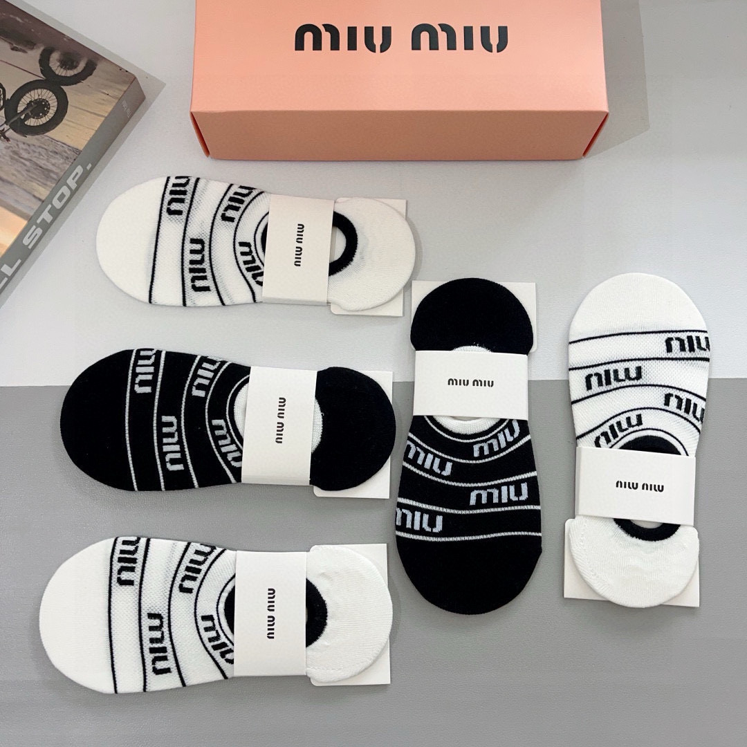 ミュウミュウ靴下 Miu Miu 2025新作 靴下