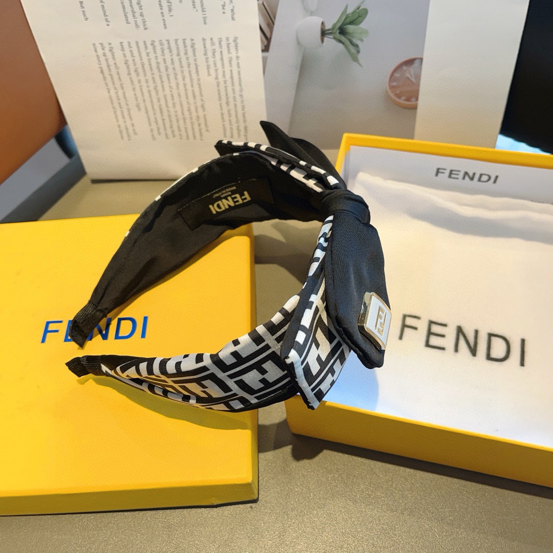 フェンディカチューシャ FENDI 2025新作 カチューシャ