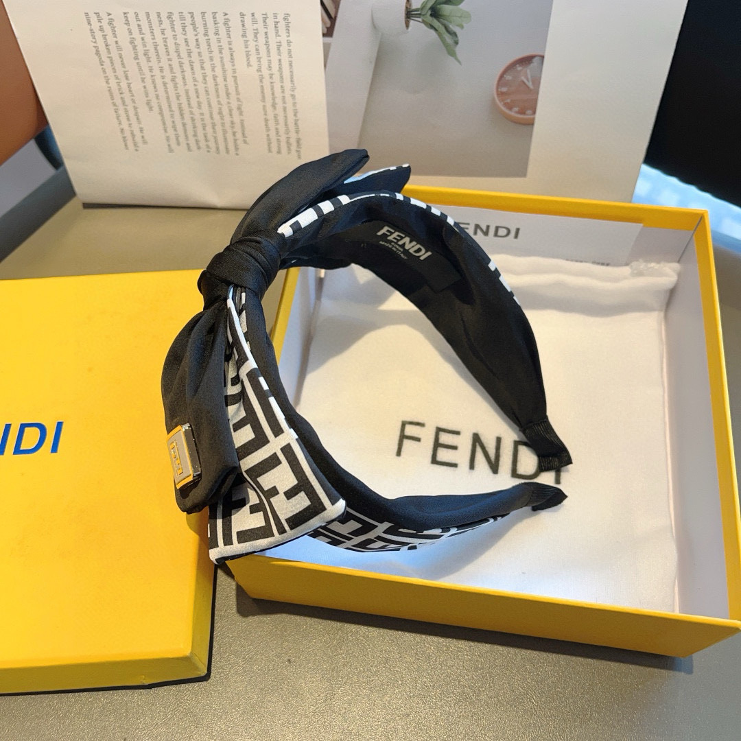 フェンディカチューシャ FENDI 2025新作 カチューシャ