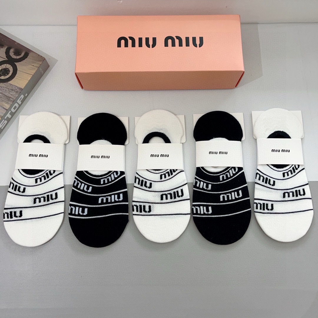 ミュウミュウ靴下 Miu Miu 2025新作 靴下