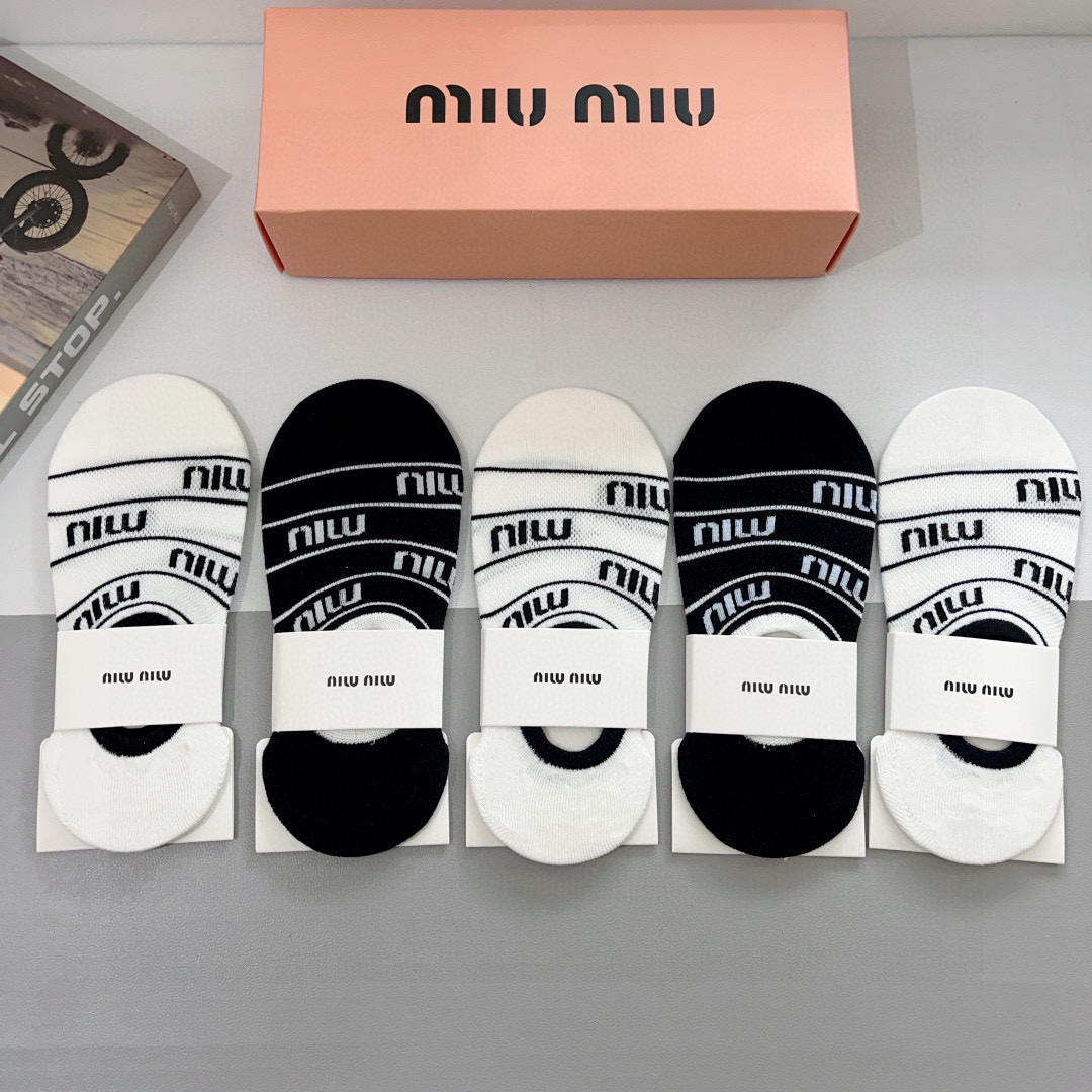 ミュウミュウ靴下 Miu Miu 2025新作 靴下