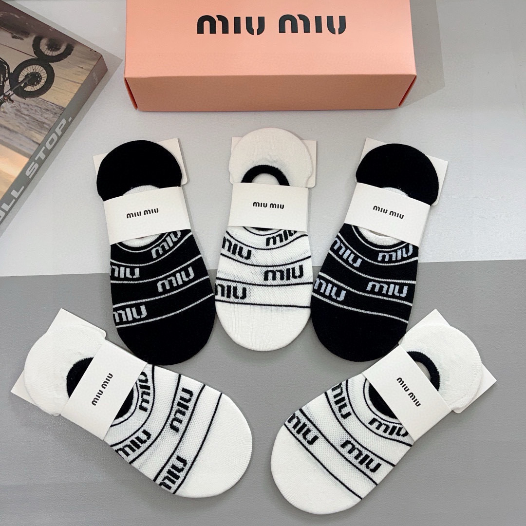 ミュウミュウ靴下 Miu Miu 2025新作 靴下