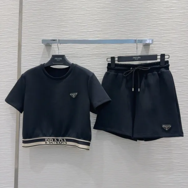 プラダ服 PRADA 2025新作 レジャースーツ