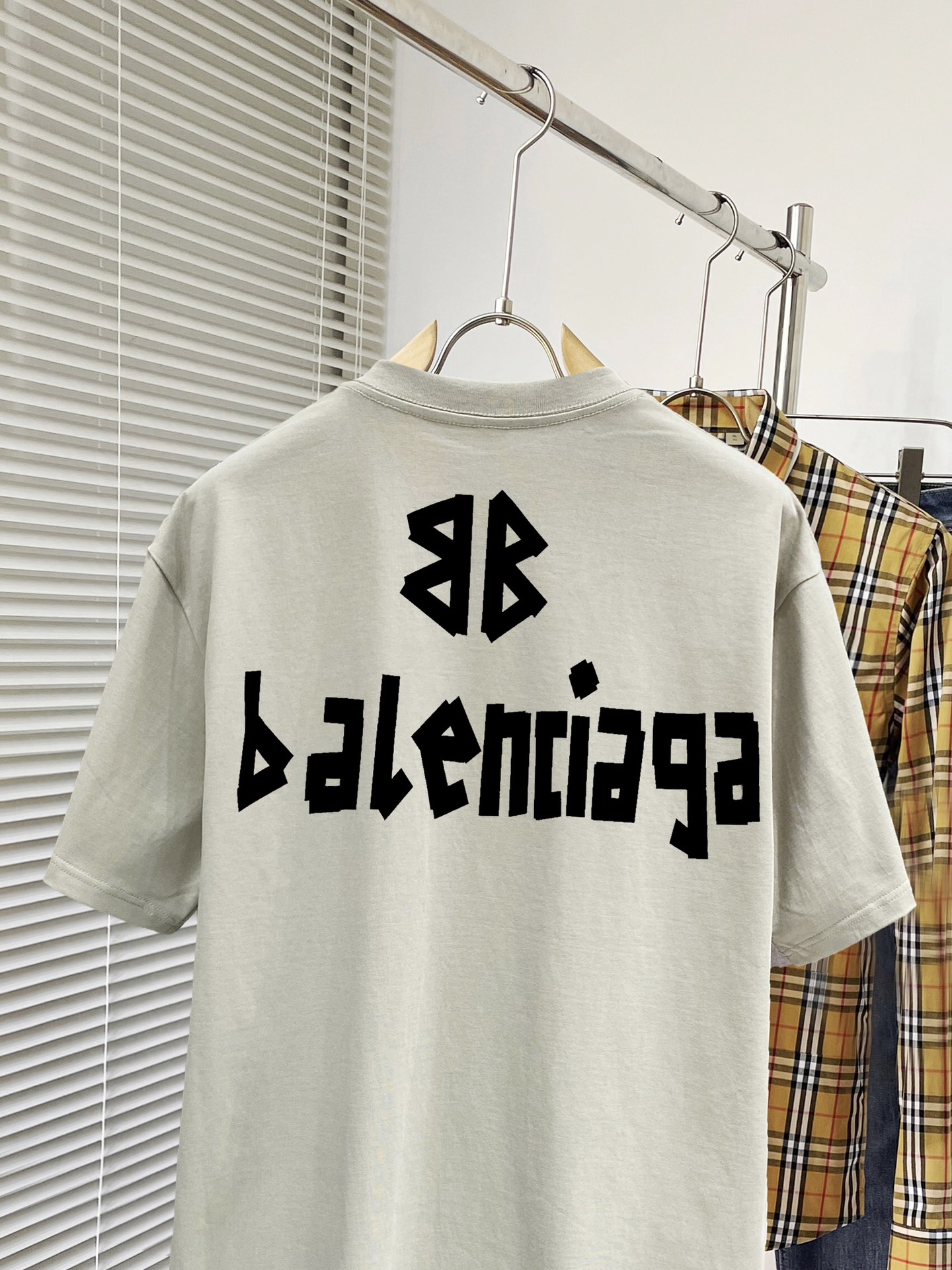 バレンシアガ服 BALENCIAGA 2025新作 半袖Tシャツ