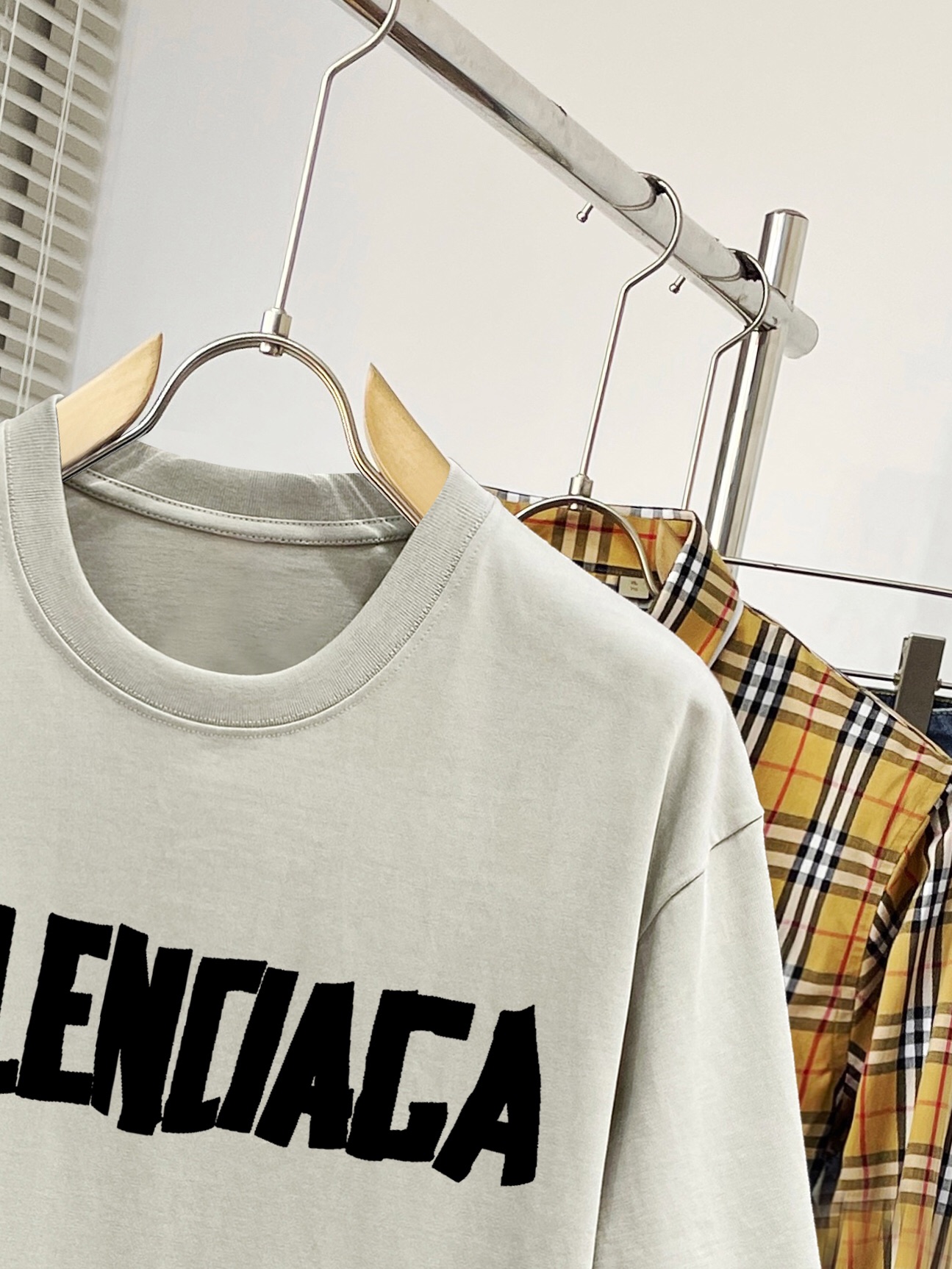 バレンシアガ服 BALENCIAGA 2025新作 半袖Tシャツ