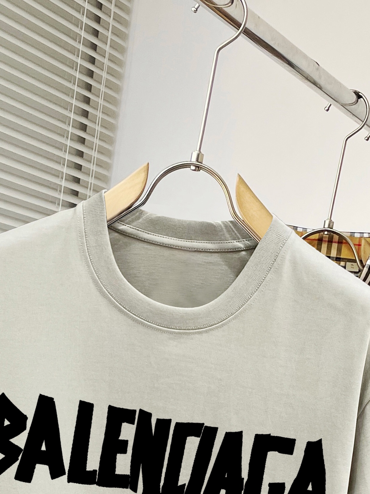 バレンシアガ服 BALENCIAGA 2025新作 半袖Tシャツ