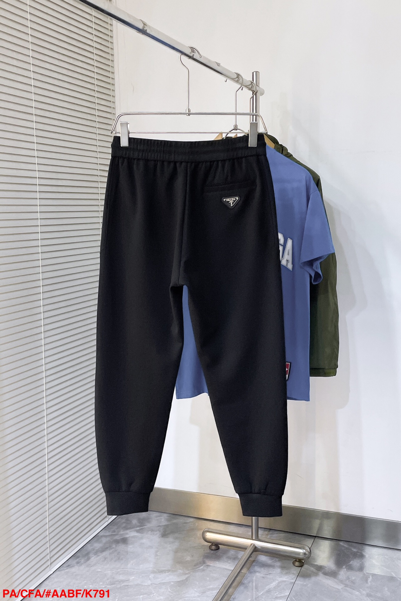 プラダ服 PRADA 2025新作 ズボン