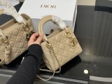 ディオールバッグ DIOR 2025新作 ダイアナ妃バッグ