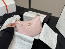 シャネルバッグ CHANEL 2025新作 アンダーアームバッグ