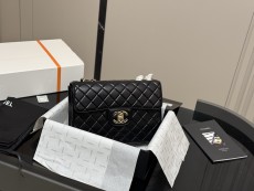 シャネルバッグ CHANEL 2025新作 チェーンバッグ