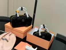 ミュウミュウバッグ Miu Miu 2025新作 小さなハンドバッグ