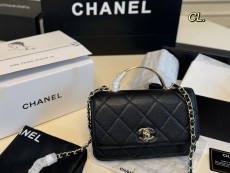シャネルバッグ CHANEL 2025新作 ハンドチェーンバッグ