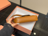 ミュウミュウバッグ Miu Miu 2025新作 クロスボディバッグ