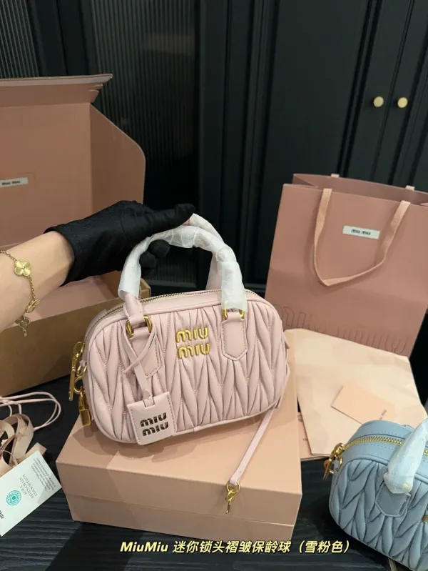 ミュウミュウバッグ Miu Miu 2025新作 パケット