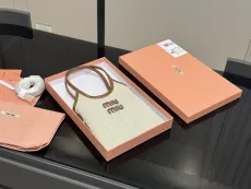 ミュウミュウバッグ Miu Miu 2025新作 トートバッグ