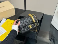 シャネルバッグ CHANEL 2025新作 チェーンバッグ