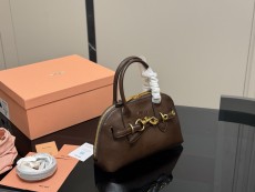 ミュウミュウバッグ Miu Miu 2025新作 ハンドバッグ