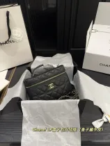 シャネルバッグ CHANEL 2025新作 ハンドチェーンバッグ