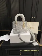 ディオールバッグ DIOR 2025新作 ダイアナ妃バッグ