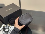 プラダバッグ PRADA 2025新作 バケットバッグ