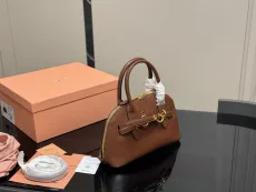 ミュウミュウバッグ Miu Miu 2025新作 ハンドバッグ