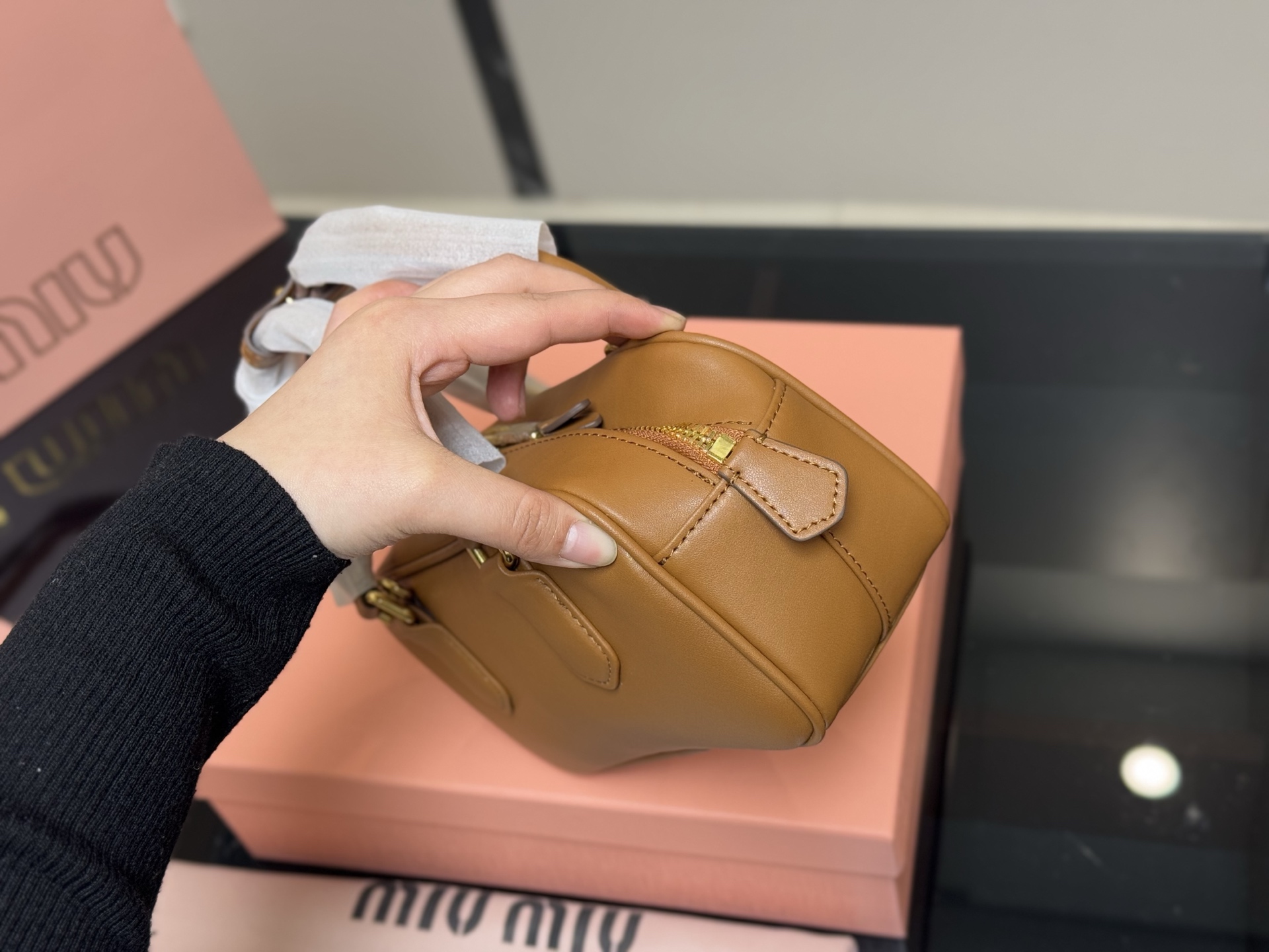 ミュウミュウバッグ Miu Miu 2025新作 ブリーフケース