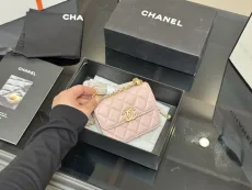 シャネルバッグ CHANEL 2025新作 小さなハンドバッグ