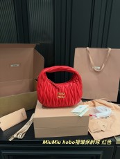 ミュウミュウバッグ Miu Miu 2025新作 ハンドバッグ