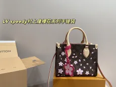 ルイヴィトンバッグ LOUIS VUITTON 2025新作 パケット