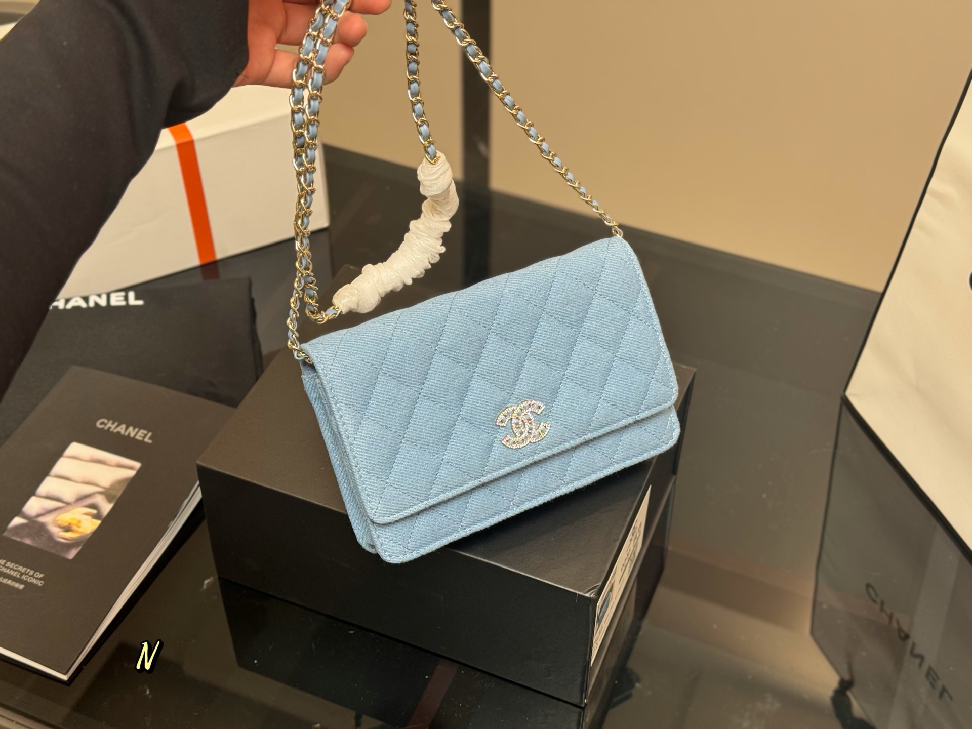 シャネルバッグ CHANEL 2025新作 ハンドバッグ