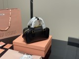 ミュウミュウバッグ Miu Miu 2025新作 ブリーフケース