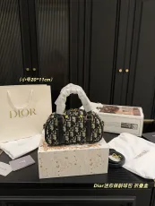 ディオールバッグ DIOR 2025新作 パケット