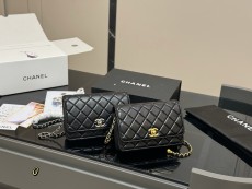 シャネルバッグ CHANEL 2025新作 ハンドバッグ