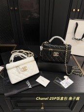 シャネルバッグ CHANEL 2025新作 小さなハンドバッグ